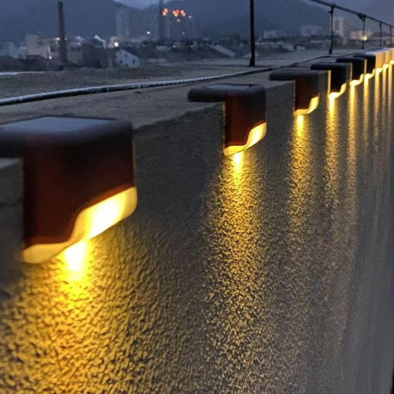 LUMINÁRIA LED SOLAR PARA JARDIM - Ilumine seu jardim sem custo na conta de luz !